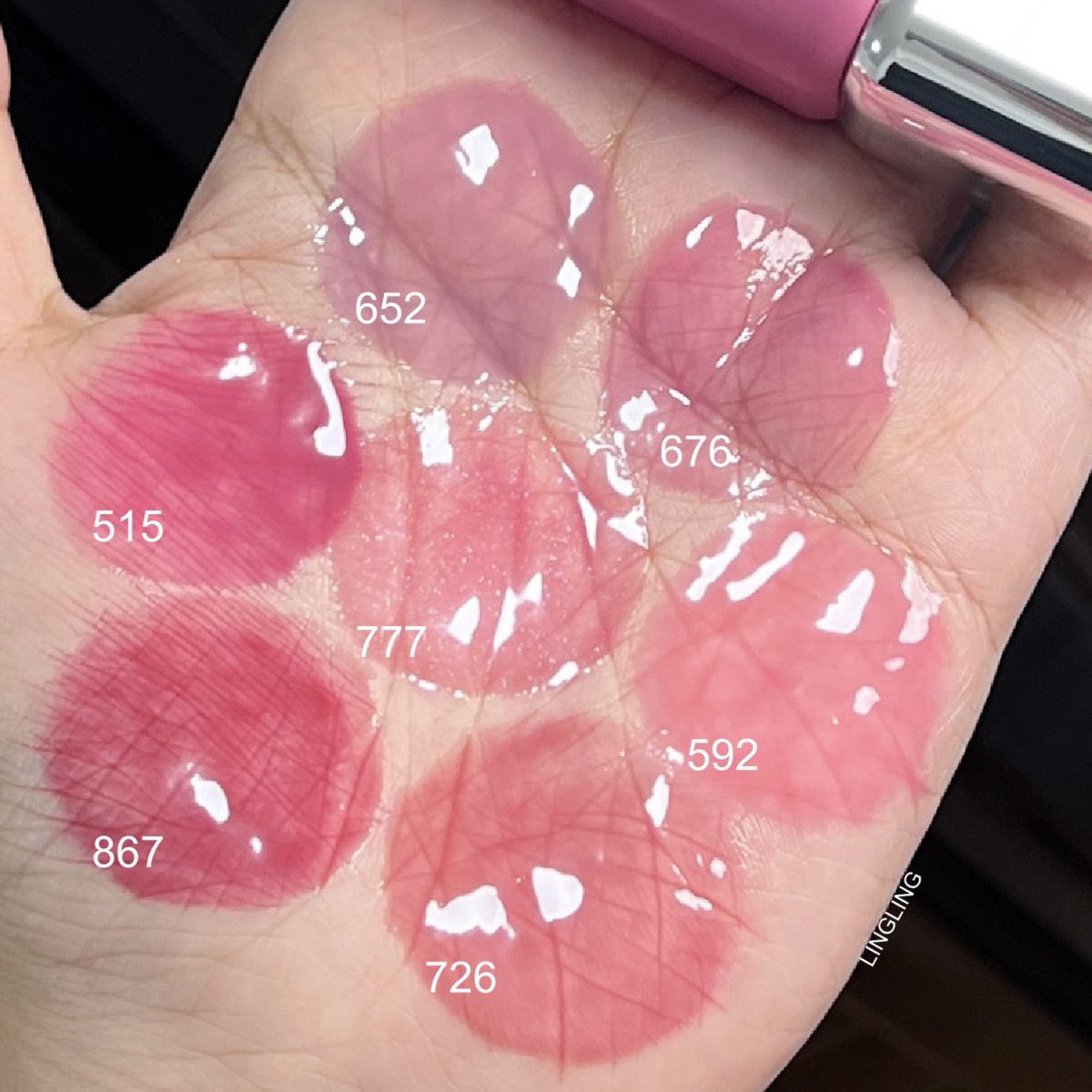 oddtype unseen balloon tint ทาแล้วปากสวยจริงงง ไม่มีสเตนนะ แต่เป็นลิปที่เติมร่องปากดีมาก อีกอย่างที่ชอบคือแปรงเค้าดีอะ นุ่มมากกก ทาสวยแบบไม่ต้องเอานิ้วมาเกลี่ยเองต่อ