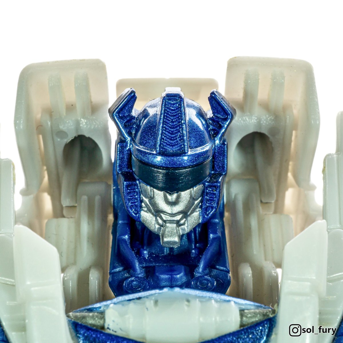 SolFury's tweet image. Jazz - Transformers Generations: Fall of Cybertron (Deluxe class, 2012)

Fall of Cybertron was full of great moments, like getting to zip around as Jazz using his grappling hook.

#transformers 
#transformersstudioseries
#warforcybertron
#fallofcybertron