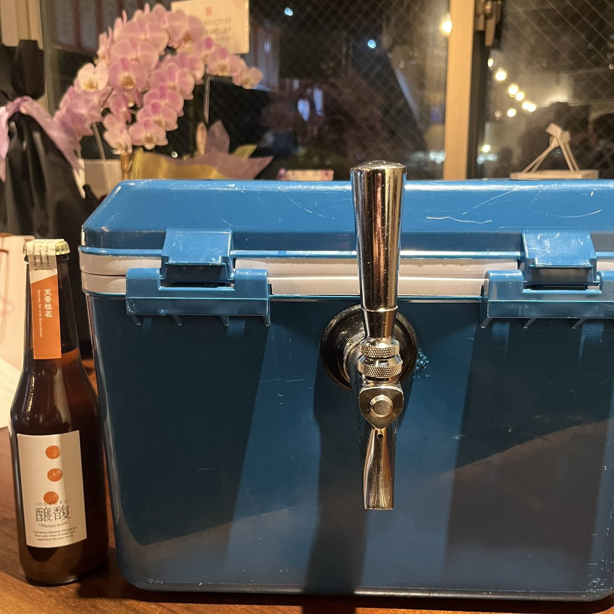 昨日のことですが、、、
いつもお世話になっている西天満の中華料理店シャンファさんの3周年イベントにて、醸馥の樽生をサーブしてきました。
お客様を目前にしたサーブは本当に久しぶり。今後もこういう機会は増やしていきたいと思います。
シャンファさん改めておめでとうございます！