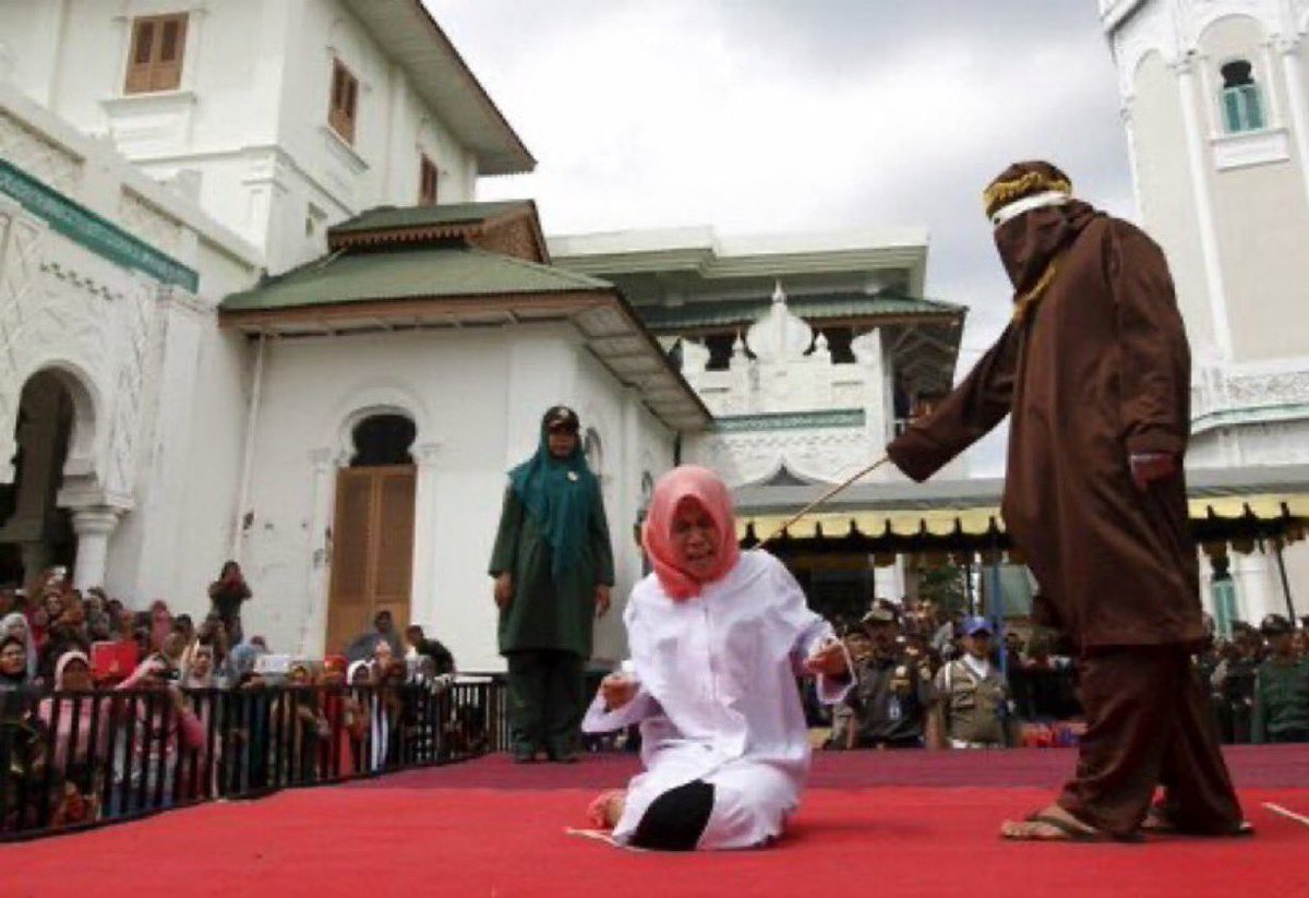 Sharia Law must be banned WORLDWIDE it has no place in modern society do you agree 

Yes or No?