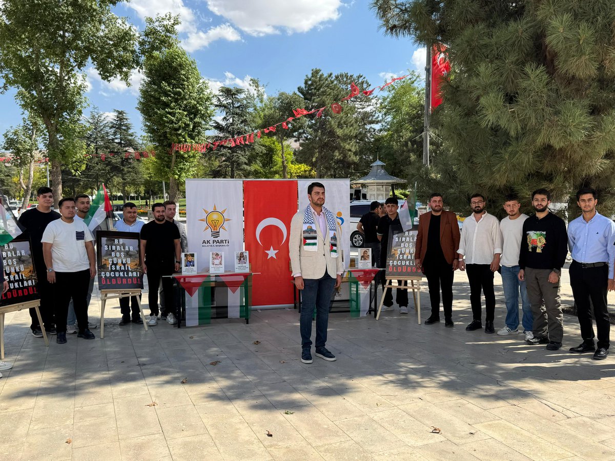AK Gençlik Malatya (@akgencmalatya) on Twitter photo 📍 81 İL, TEK YÜREK!
Gazze’deki boş sıralar, 19.000 masum çocuğun çığlığıdır! 
Biz, onların sesi olmak için meydanlardayız! 🇵🇸 📍 81 İL, TEK YÜREK!
Gazze’deki boş sıralar, 19.000 masum çocuğun çığlığıdır! 
Biz, onların sesi olmak için meydanlardayız! 🇵🇸
