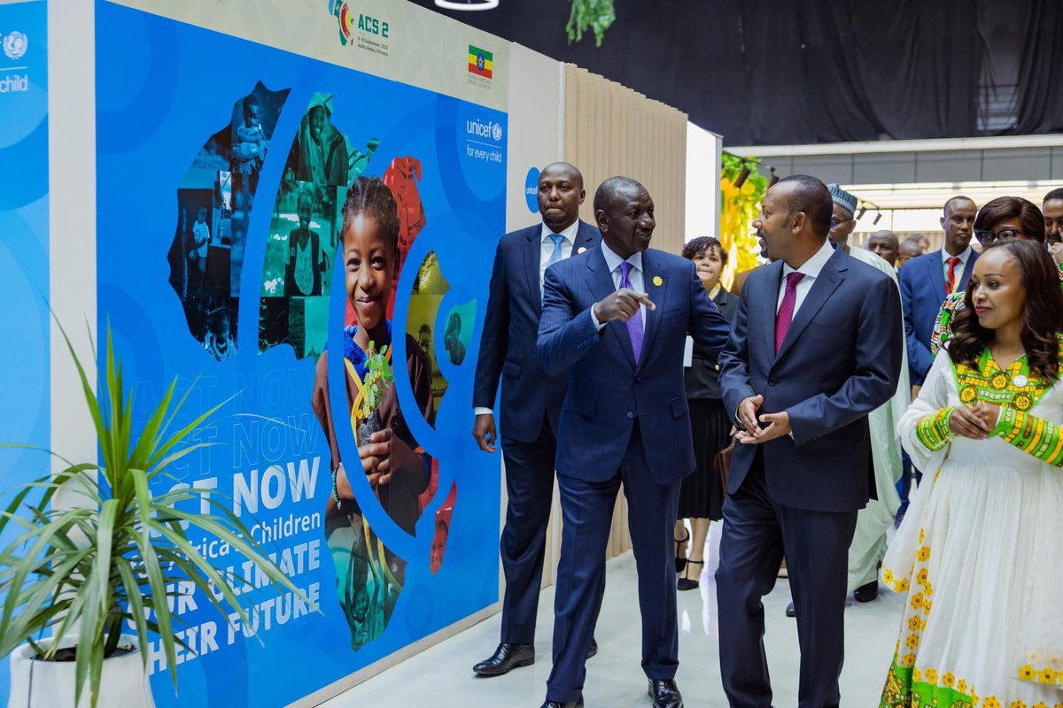 Ethiopia officially 𝗽𝗿𝗲𝘀𝗲𝗻𝘁𝙨 𝙖 𝗯𝗶𝗱 𝘁𝗼 𝗵𝗼𝘀𝘁 𝗖𝗢𝗣𝟯𝟮 𝗶𝗻 𝟮𝟬𝟮𝟳. PM Abiy unveiled the bid in the inaugural keynote address of the second African Climate Summit #ACS2. 
#Ethiopia