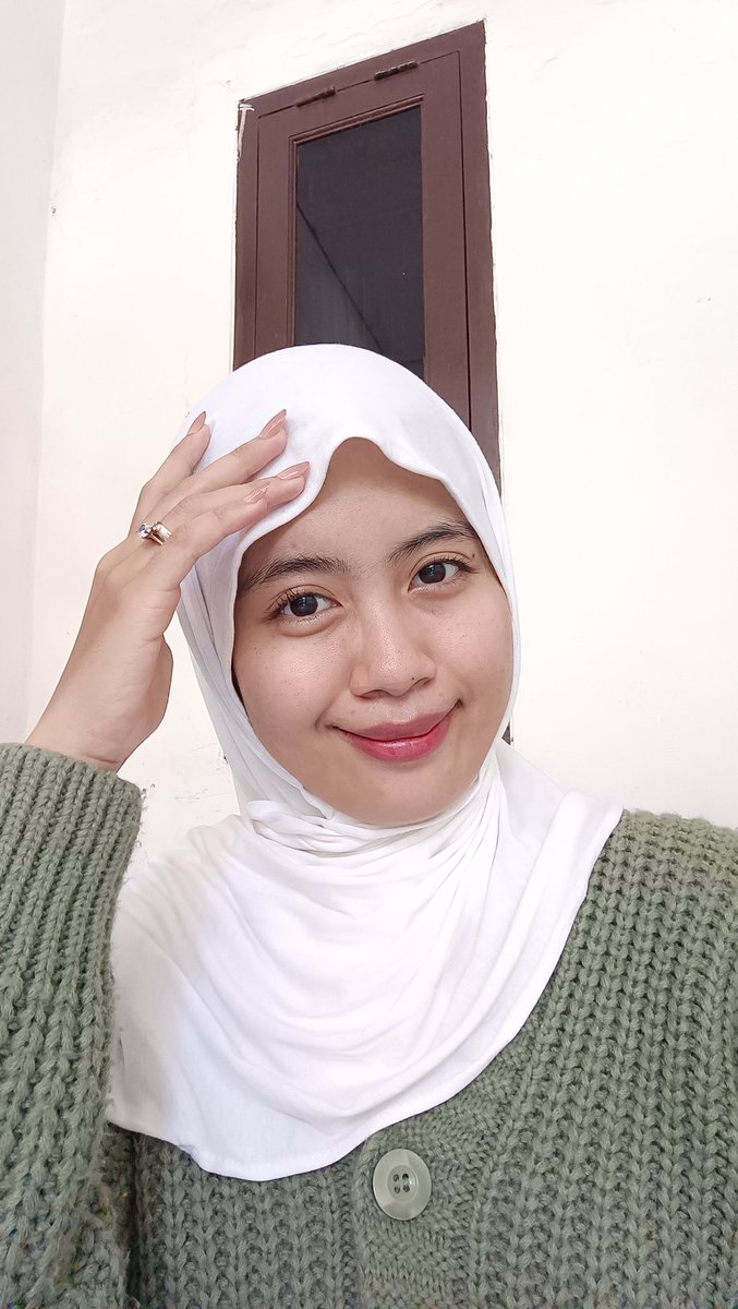 I FINALLY FOUND: vegan collagen eye serum yang GENTLE tapi gong buat ngelembapin + ga bikin concealer patchy!💯

totally WORTH EVERY PENNY💸🤍