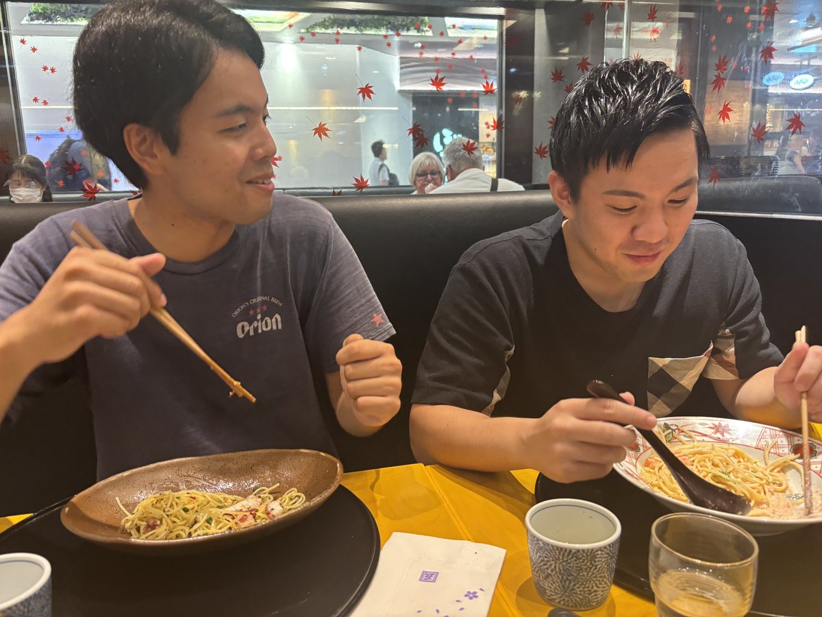 ワライブありがとうございました！！

YANAさんが五右衛門パスタご馳走してくださりました✨️
なんかここでも噛み付いてた🤨

今週金曜日オリーブゴールドあります！

ぜひ！