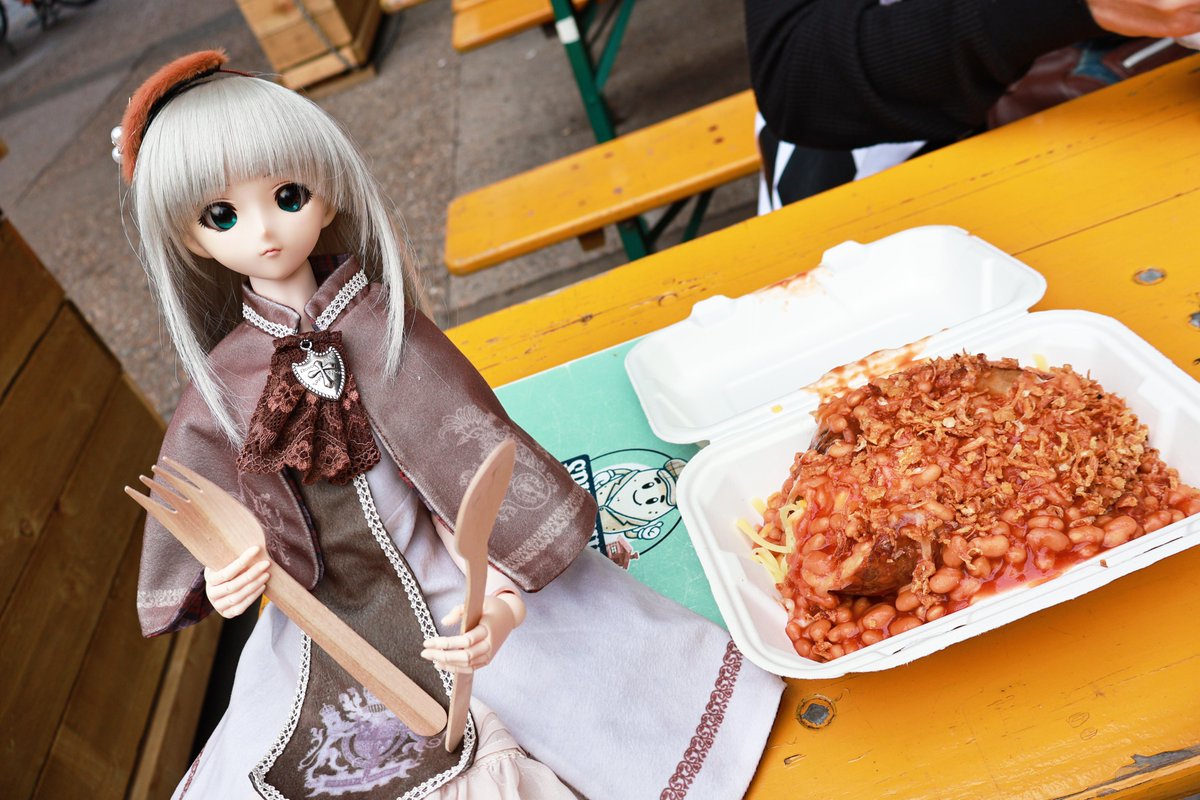 イギリスローカルグルメパクパクユイリちゃん

#ドールオーナーさんと繋がりたい #ドルフィードリーム #うちのこかわいい #ドール