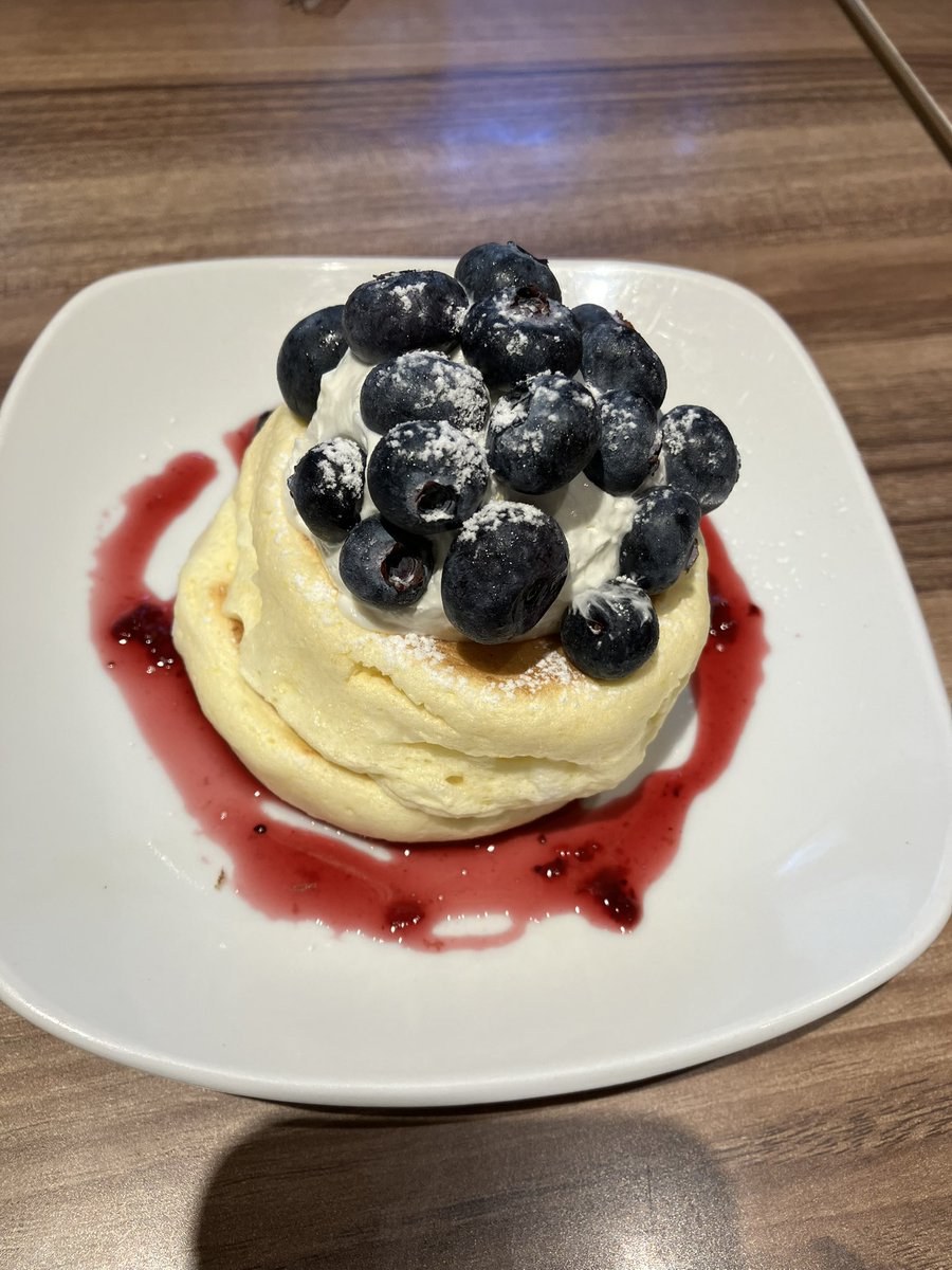 コミティア後は友人達と美味しいものを食べながらもりもりお喋りして楽しかったです、なんだかんだで健康なのが一番よ