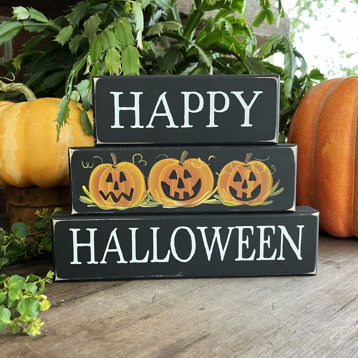 CountryWorkshp's tweet image. Happy Halloween Sign Shelf Sitter Blocks #HalloweenDecor Sign Stacking Blocks #smilett23 #SpookyVibes etsy.me/3Ie3Q7R via @Etsy