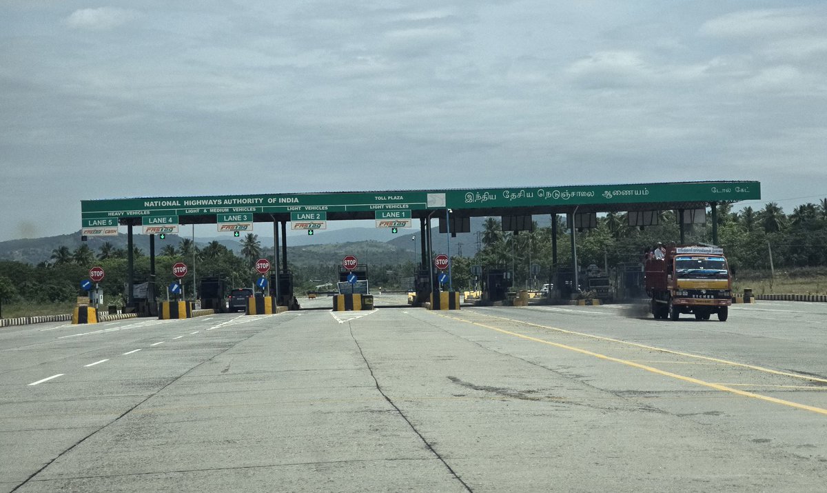 PonPaaSon's tweet photo. Costliest #NH #TollRoad in #Tamilnadu..!
#NH785 https://t.co/vXH9oaKvtX