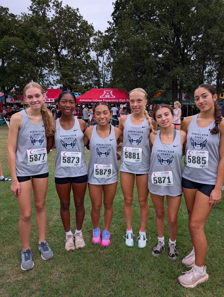 Cedar Park invite was a great meet for everyone! Plenty of Prs and fast finishes for the hawks. Morgan Nelsen wins her third race of the season with a time of 18:09!