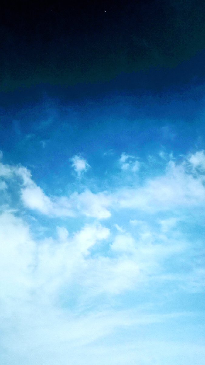 rainbowstains's tweet photo. 9/8 第九話
今夜の星模様は…

ゲロ吐くスマーフでした

せっかくの「第九」なので
ゲロ吐くベートーヴェンを撮る気満々だったのに〜

✪フジテレビ・カンテレ✪
月曜の夜に輝きを！
#僕達はまだその星の校則を知らない
#ぼくほし https://t.co/E3oeyh9WEB