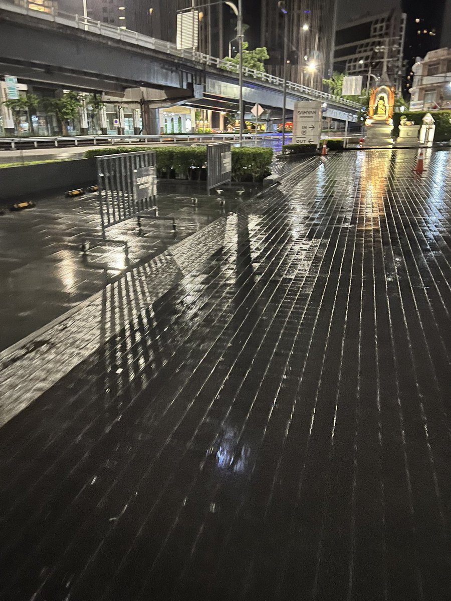 PLS Re 🚛   ฝากช่วยรีกันด้วยนะค้าบ      
#บังเอิญเชิญรัก #ธิปกบังเอิญ  
ตอนที่ 10 ชายชุดดำ (100%) 

readawrite.com/c/c103341b986f…

#Yourlovehasarrived #บังเอิญเชิญซวย #นิยายวายแนะนำ #นิยายวายแนะนำ