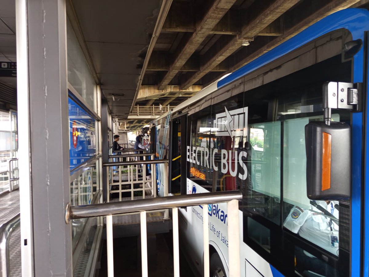 4K | Pulogadung - Kejaksaan Agung #CaughtIn4K tweet media