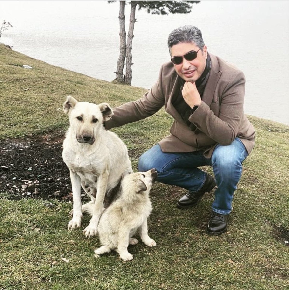 haydarozkan06's tweet photo. Canım kardeşim, yıllardır canlar için cesur ve kararlılıkla mücadele veren yaşam hakkı savunucusu, PATİKO derneği yöneticisi can dostu İsmail Erdoğan’ın ani bir kalp krizi nedeniyle vefat ettiğini derin bir üzüntüyle öğrendim.

Bir gün önce yakın arkadaşını kaybetmesi üzerine dün akşam arayıp taziye diledim ve canlar için birlikte ziyarete gideceğimiz yerleri konuştuk. Üzüntümün tarifi yok.

Ruhu şad, mekanı cennet olsun.
Ailesinin ve hepimizin başı sağ olsun.