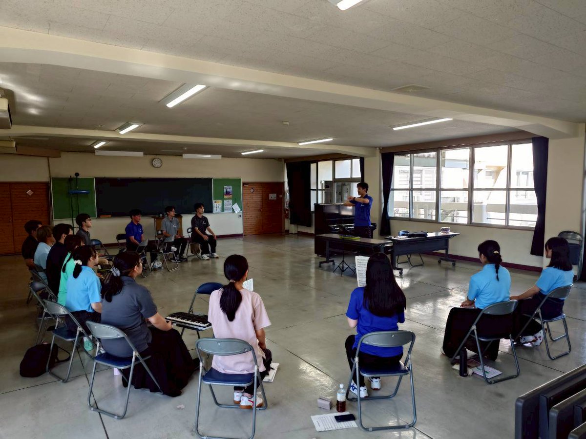 chor_triangle23's tweet image. こんばんは！Chor Triangleです！
一昨日と昨日の2日間、1年ぶりに岡山県の渋川青年の家で合宿を行いました🍑
合唱だけじゃなく、楽典講座あり、スポーツあり、花火ありのてんこ盛り合宿でした！🎶✏️🏀🎇
みんなと夏の思い出もたくさん作れました🫶