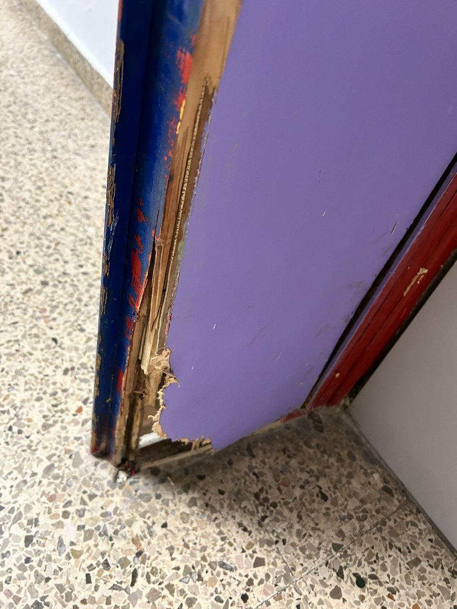 ismaelsc_'s tweet photo. Así va a empezar el curso escolar la comunidad educativa del CEIP Giménez Fernández del Polígono Sur de Sevilla.

Y así todo. https://t.co/IdO8dFYFgA