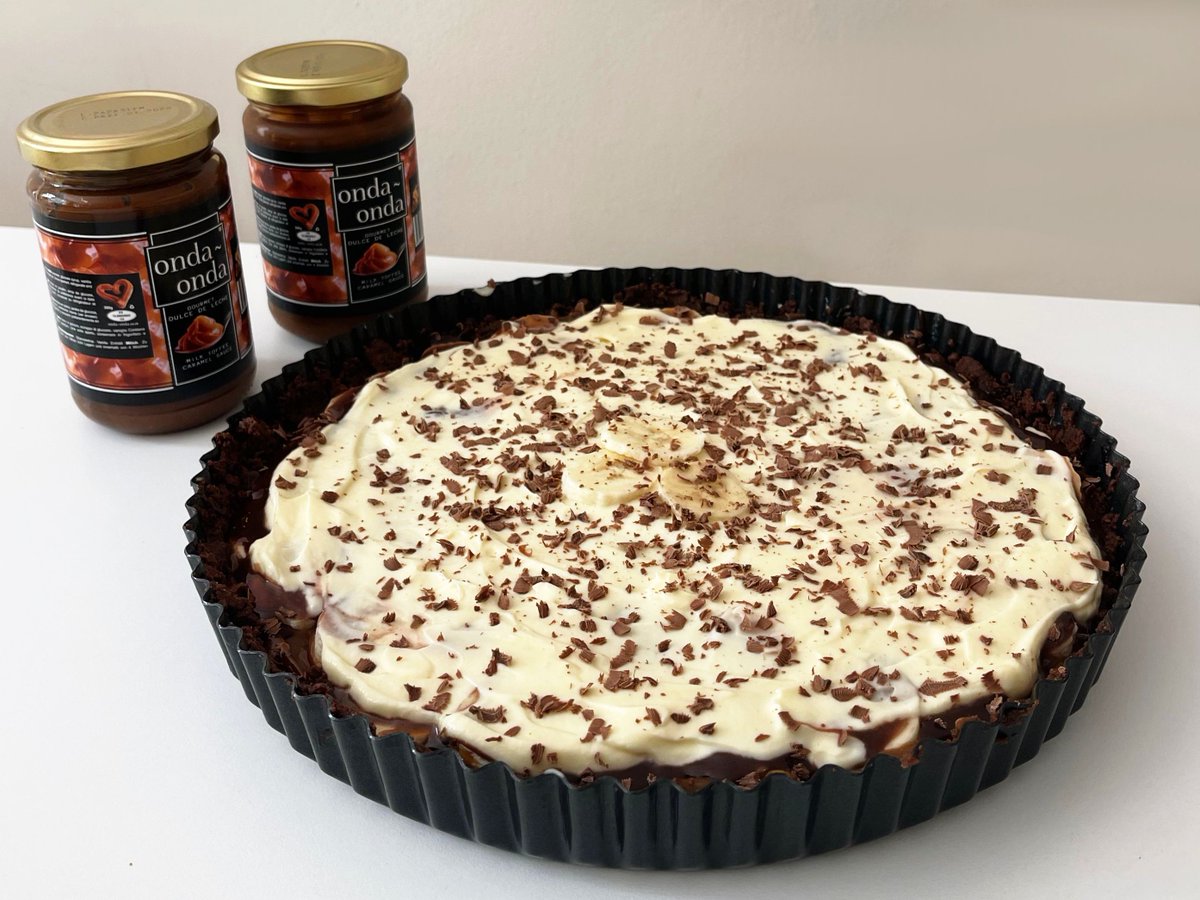 Upgrade a British classic 🍌✨ Make this Banoffee Pie with Dulce de Leche featuring crunchy crust, bananas, ganache, and whipped cream. No baking needed, just indulgence! Recipe here 👉 bit.ly/3V7dcVY 
#BanoffeePie #DulcedeLeche #NoBakeDessert
