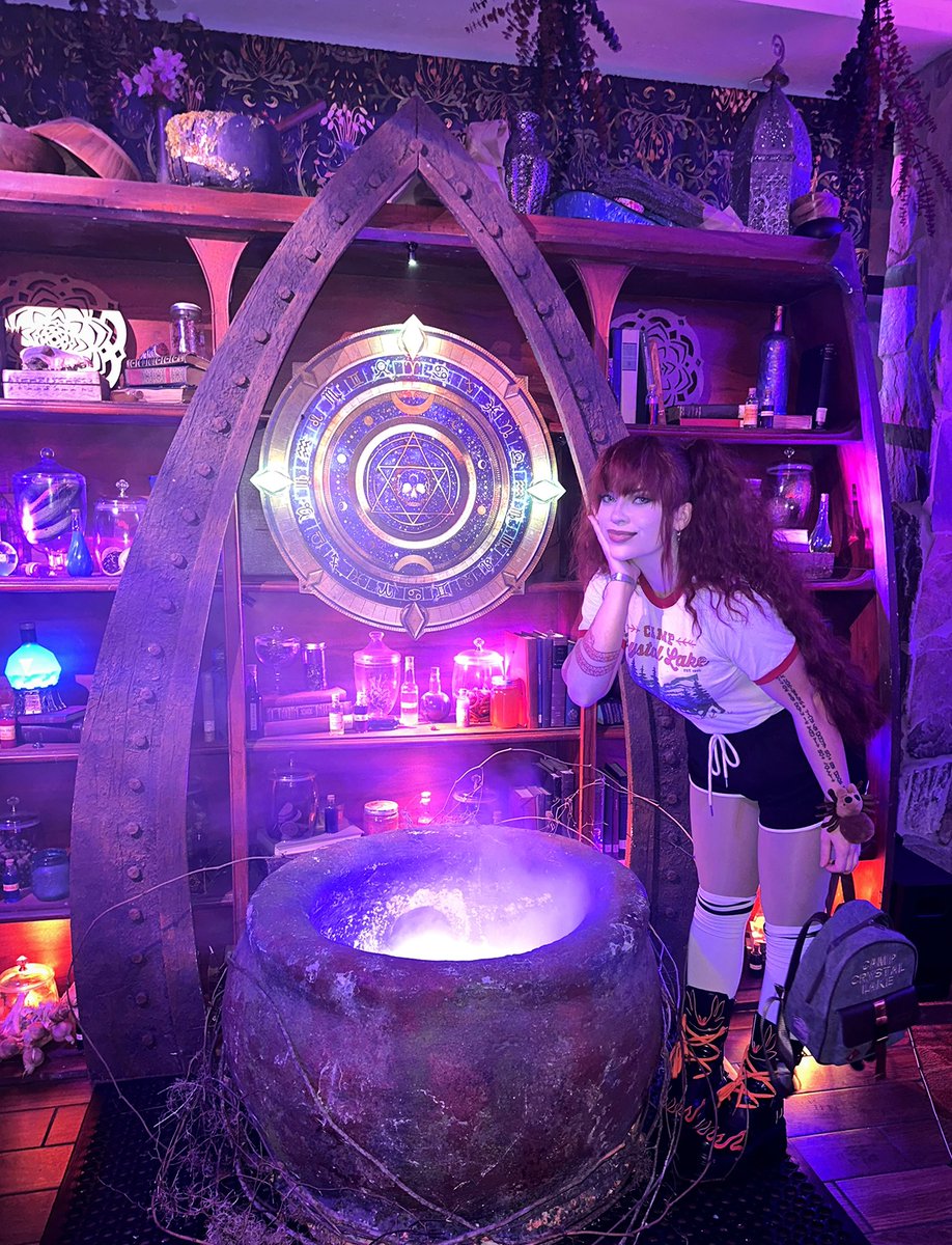 NPC_Chick's tweet image. Halloween Horror Nights fit check! Camp Crystal Lake Counselor! Tried a bunch of snacks and food at the park that were to die for! @UniversalORL @HorrorNightsORL