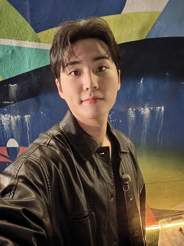 Emang paling enak jalan-jalan malam sambil cari jajan, kan?