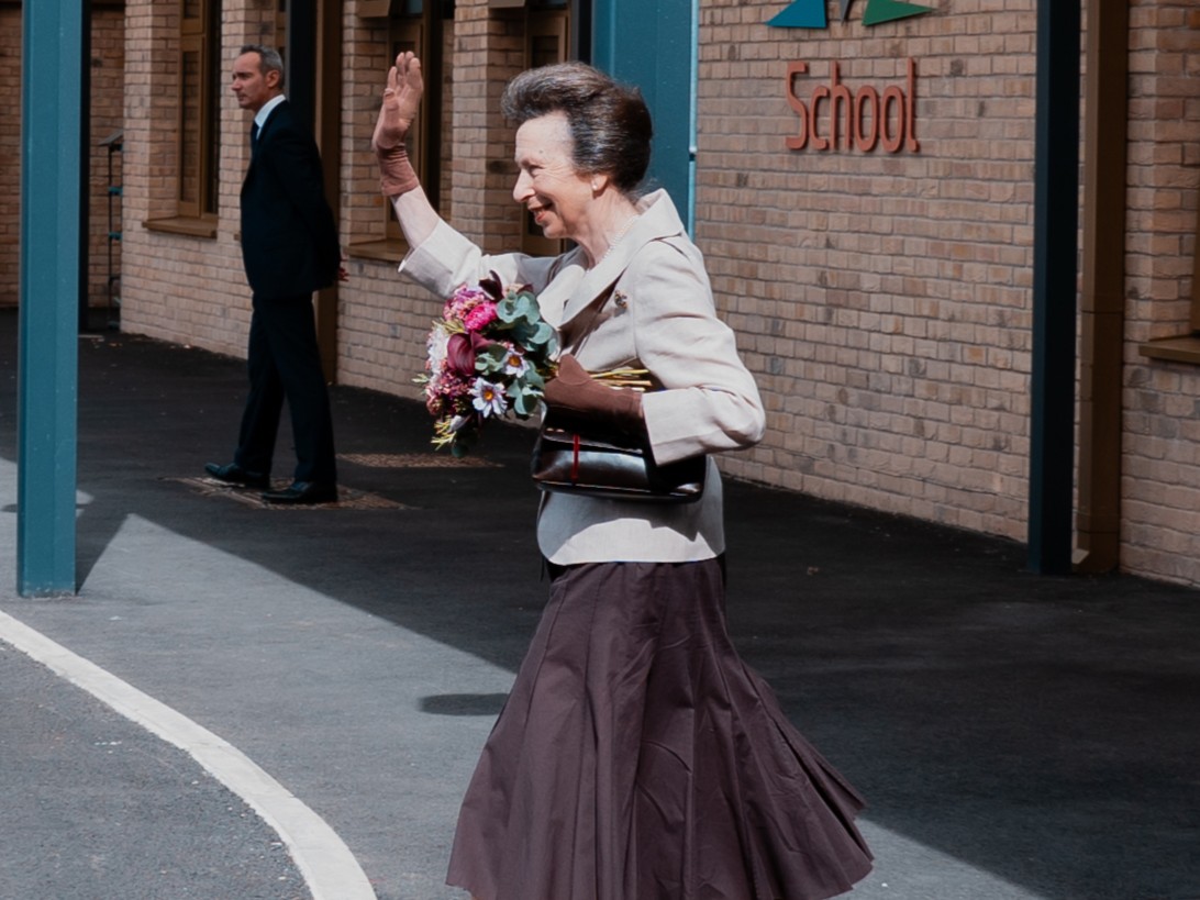 It was a privilege to welcome HRH The Princess Royal to Silverwood School, Rowde to open its new campus featuring sensory rooms, hydrotherapy pool &amp; more. HRHs visit celebrated Wiltshire commitment to SEND excellence &amp; the transformative impact of inclusive education
<a href="/RoyalFamily/">The Royal Family</a>