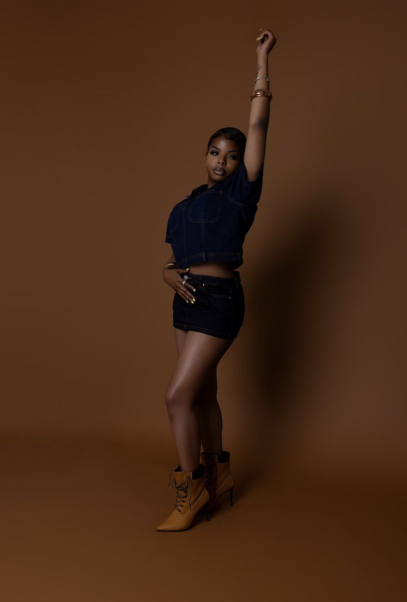 1NMILIAN's tweet photo. “CAUGHT UP” OFFICIALLY STREAMING ON ALL PLATFORMS NOW! ❤️ COMMENT, SHARE, &amp; REPOST 
#MEMPHIS #artist #hiphopmusic #soulmusic 
📸 : @shotbylue 
💄: @1NMILIAN https://t.co/n1a2lj9gNT
