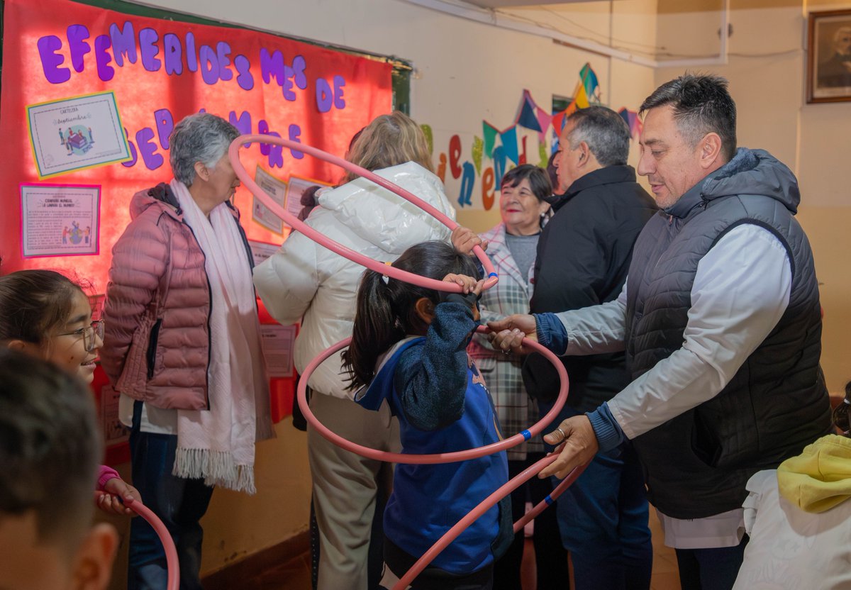 En la Escuela Primaria Domingo Matheu entregamos nuevos elementos deportivos para que las y los chicos utilicen en sus clases de Educación Física.

¡Felicitaciones a la comunidad educativa por el gran trabajo que realizan cada día!