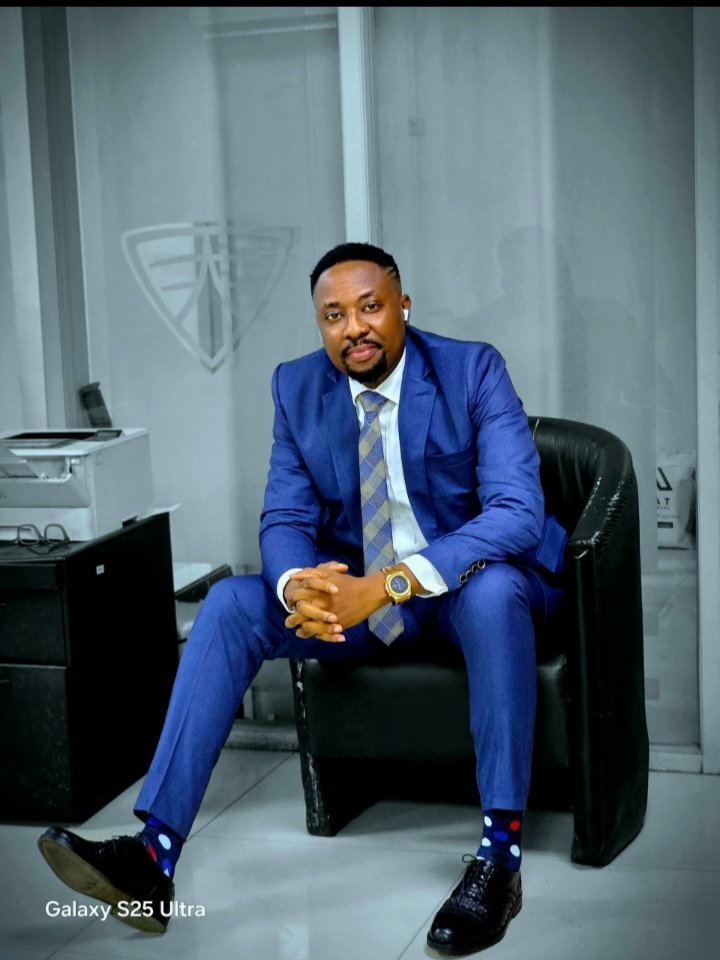 AmandaManee's tweet image. Help save Ugee's life! 🙏 He's battling end-stage kidney failure, and a transplant is his only hope. The surgery costs 55 million naira. ​Please donate and help give him a second chance! 
​Account Name: Godwin Ugochukwu
Account Number: 6505146023
Bank: Providus Bank
#fundraising