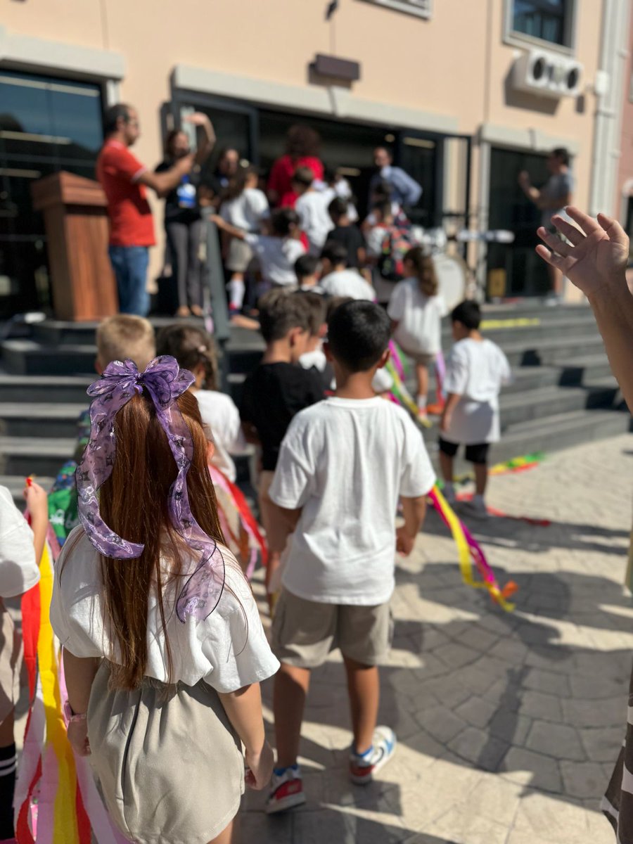 BAYETAV Okulları’nın ikinci yılını kutluyoruz! 2025-2026 eğitim-öğretim yılının; birlikte öğreneceğimiz, üreteceğimiz, paylaşacağımız ve birbirimizi güçlendireceğimiz anlarla dolu bir yıl olmasını diliyoruz. Tüm öğrencilerimiz, hoş geldiniz! 🎉