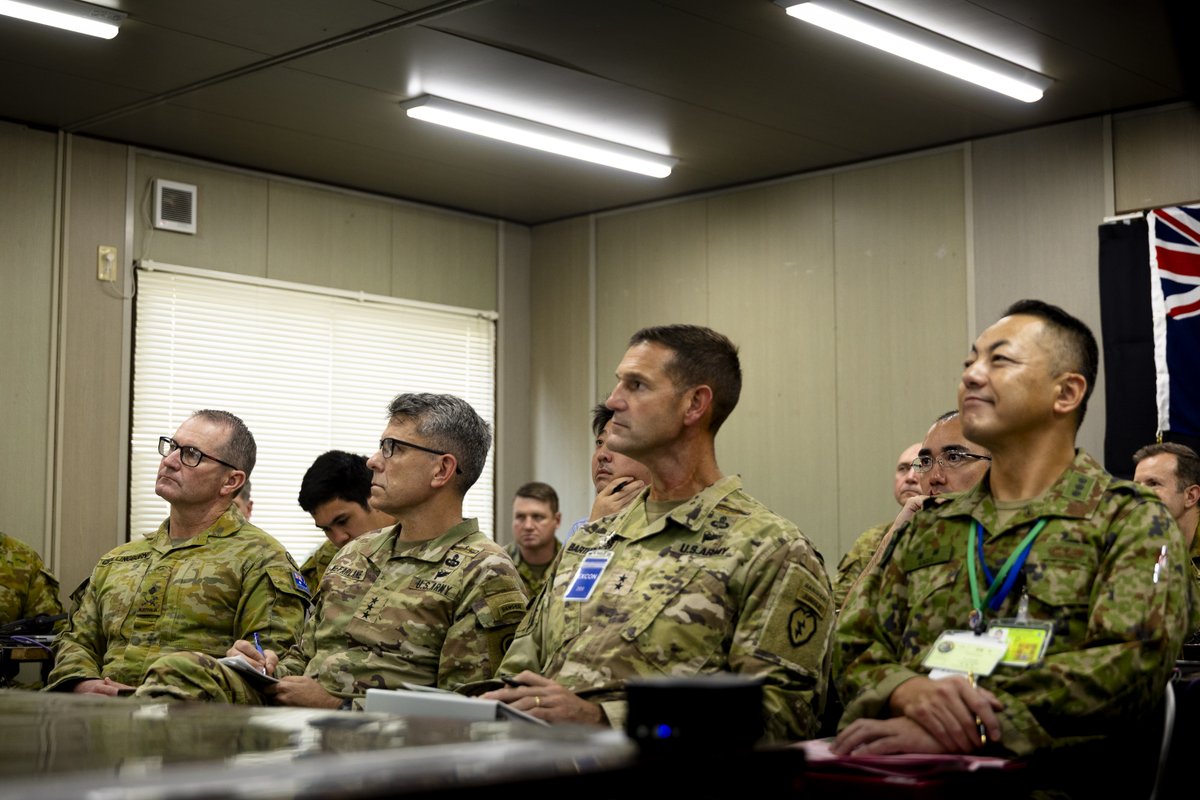 It was great to visit my Division Plans team and Headquarters 3rd Brigade on Exercise #YamaSakura 89 in Osaka, Japan, last week. We continue to enhance interoperability with our American allies and Japanese partners through focused #trilateral training. #StrongerTogether