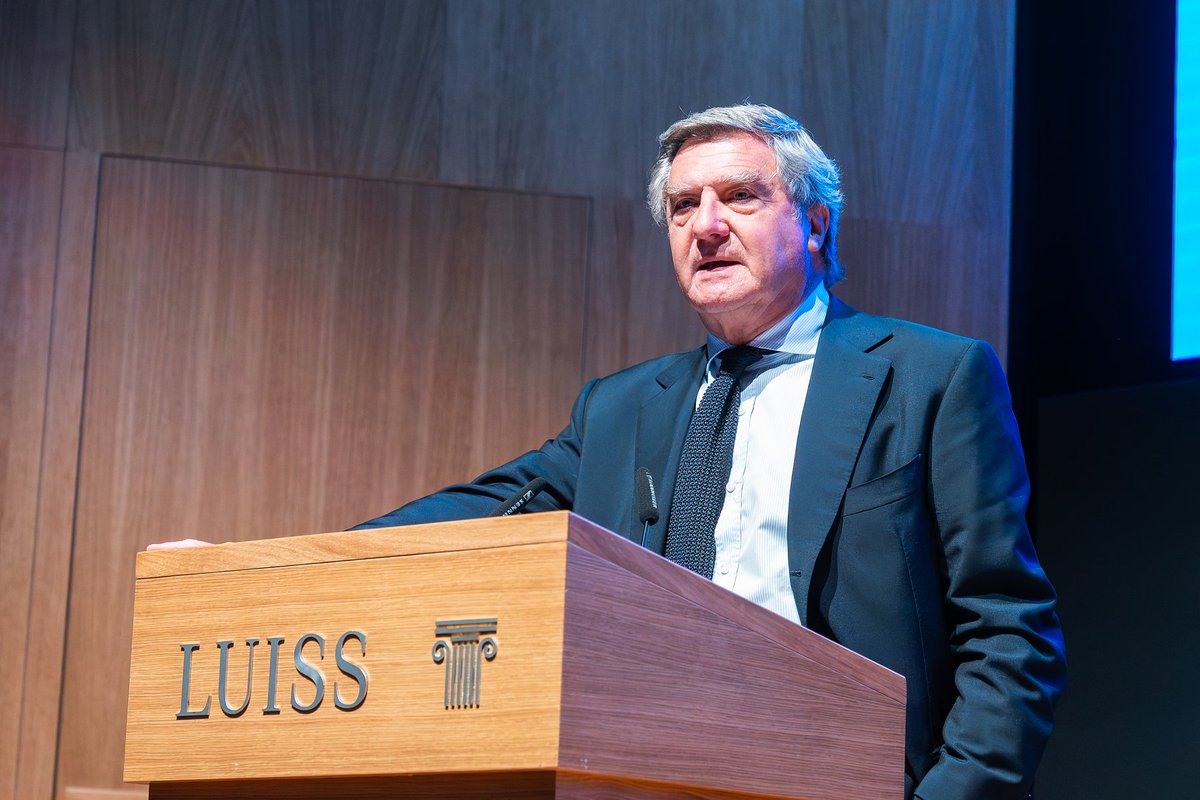 UniLUISS's tweet photo. Oggi abbiamo ufficialmente accolto circa 4.000 nuove matricole nella comunità #Luiss con la tradizionale Cerimonia di Benvenuto. Un momento che segna l’inizio del loro percorso accademico e un’occasione per riflettere insieme sui cambiamenti del futuro. https://t.co/33EoFceN4g