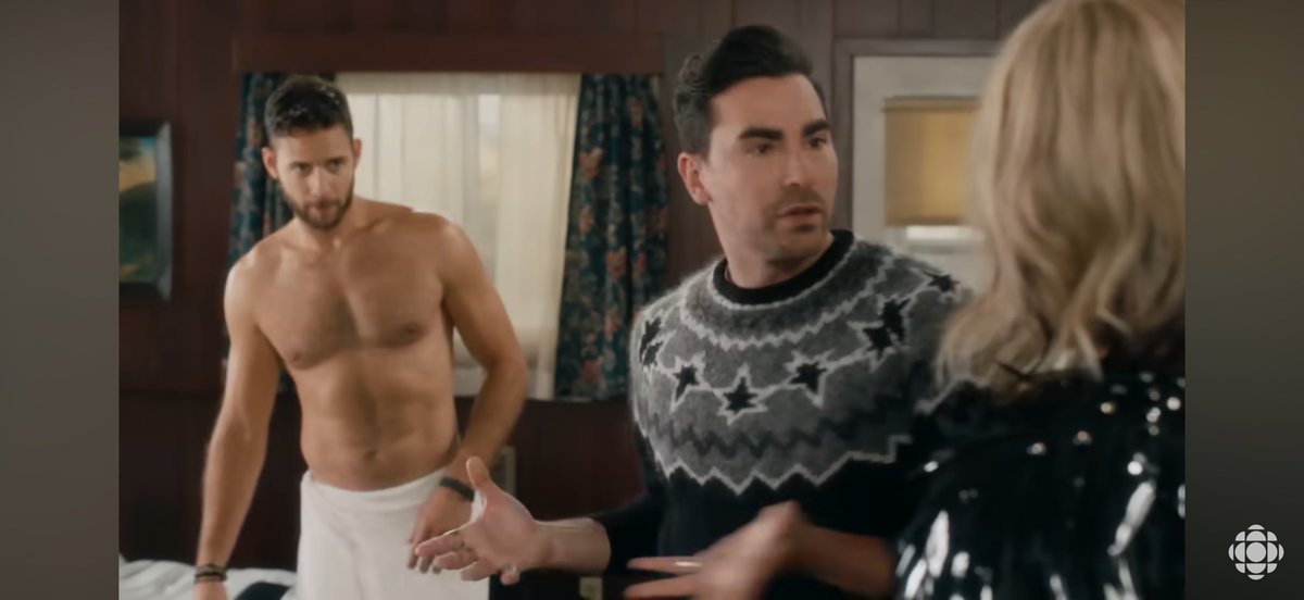 Rewatching Schitts Creek and forgot about this guy 🤤