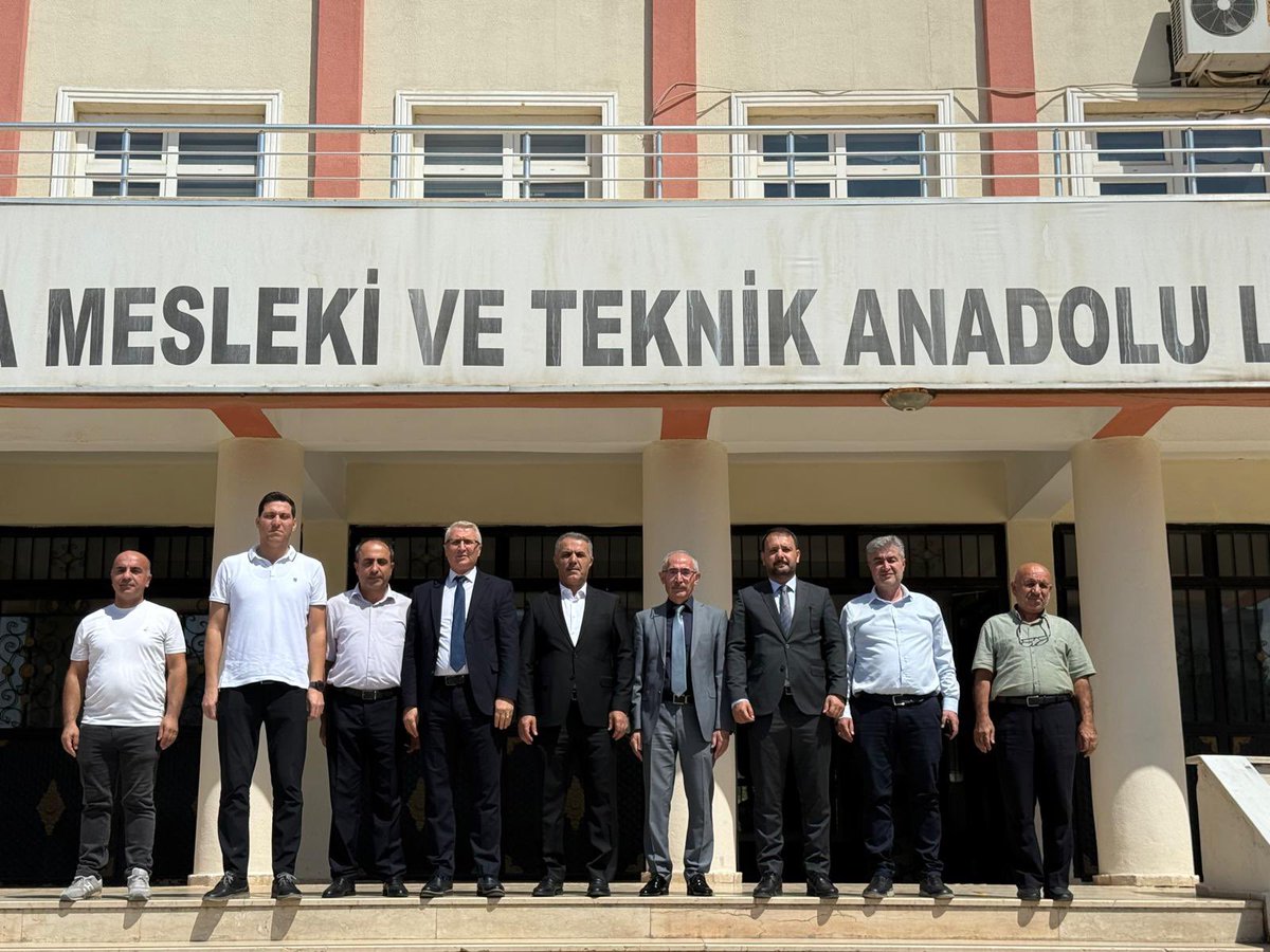 Fatihdogu1's tweet photo. 📍İbn-i Sina Anadolu Mesleki Ve Teknik Lisesi 
2025-2026 eğitim-öğretim yılının ilk gününde İbni Sina Mesleki ve Teknik Anadolu Lisesi’nde öğrencilerimiz ve öğretmenlerimizle bir araya geldik. İl Başkanımız Sayın Hüseyin Şansi ve teşkilatımızla birlikte gerçekleştirdiğimiz ziyarette eğitim camiamızın yeni yıl heyecanına ortak olduk.
Tüm öğrencilerimize ve öğretmenlerimize başarılarla dolu bir yıl diliyorum.