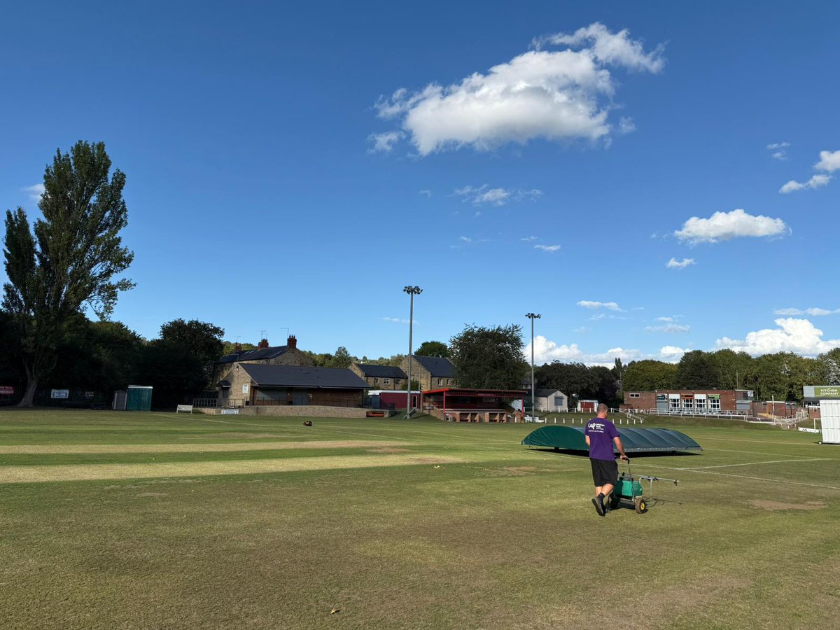 Work continues down at <a href="/WorsbroughCC/">Worsbrough Bridge CC</a> in preparation for end of season renovations. spraying the sqaure with T- Thatch to help brake down any Thatch under the surface. 

It was also great to welcome South Yorkshire pich inspector <a href="/AitkensAdam/">Adam C Aitkens</a> down, taking samples of the square.