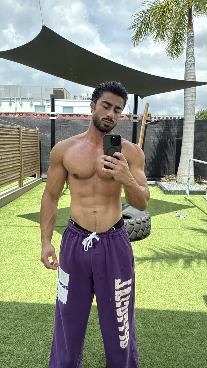 Another intriguing tweet from a mysterious account