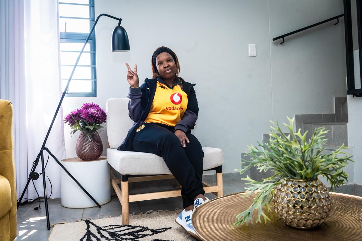 Kaizer Chiefs Supporter Wins House Through Sta’Playa Campaign 

Kaizer Chiefs supporter, Sposihle Mabusela, has been handed the keys to a brand-new home in Soweto after winning the grand prize in the Sta’Playa campaign, a fan-focused initiative launched earlier this year by