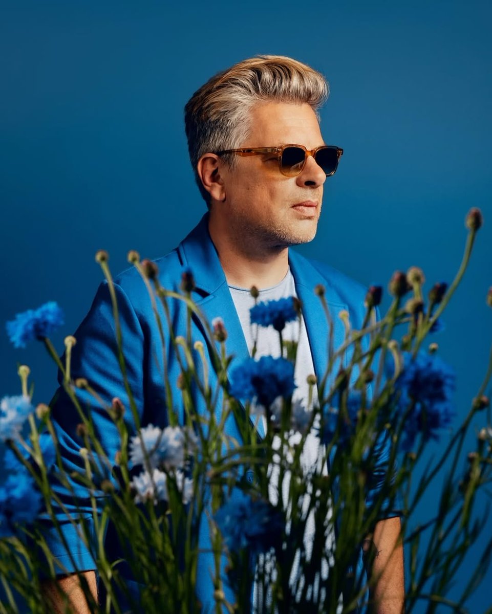 El artista francés <a href="/_benjaminbiolay/">Benjamin Biolay</a> estrena el video "Le penseur" cuarto adelanto de su nuevo álbum "Le Disque Bleu" que se lanzará el 16 de octubre a través de <a href="/VirginRecordsFr/">Virgin Records France</a>  
#chansonpop #poprock 

Puedes verlo en nuestro blog
revistathe13th.blogspot.com/2025/09/video-…