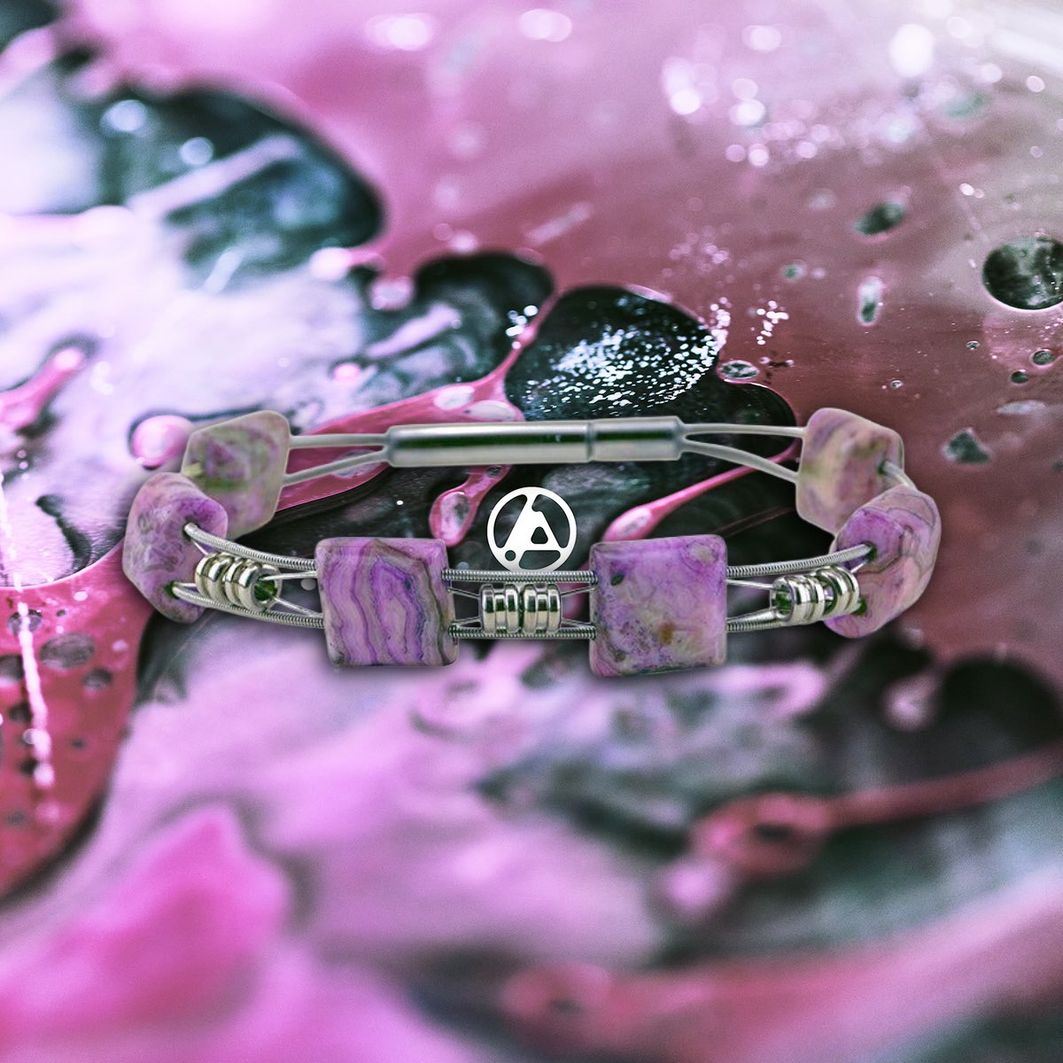 RetunedJewelry's tweet photo. Never noticed how well our Purple Emily bracelet goes with @linkinpark’s From Zero album cover… 🤔

https://t.co/bfSP6HCs0F

#guitarstringbracelet #guitarstringjewelry #handmadejewelry #madeinusa #linkinpark https://t.co/O4k4eczFi4