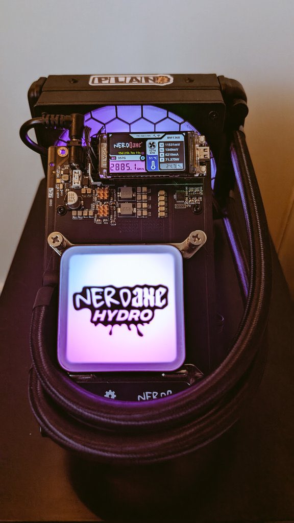 Please Welcome my new BTC homeminer. This machine gives me additional 2.5TH and its hydro cooled! 

This is an eyecatcher! Im happy to test it for some months 😎

Hopefully i can solve a block on <a href="/ckpooldev/">Dr -ck</a> Solo pool! 🙏
