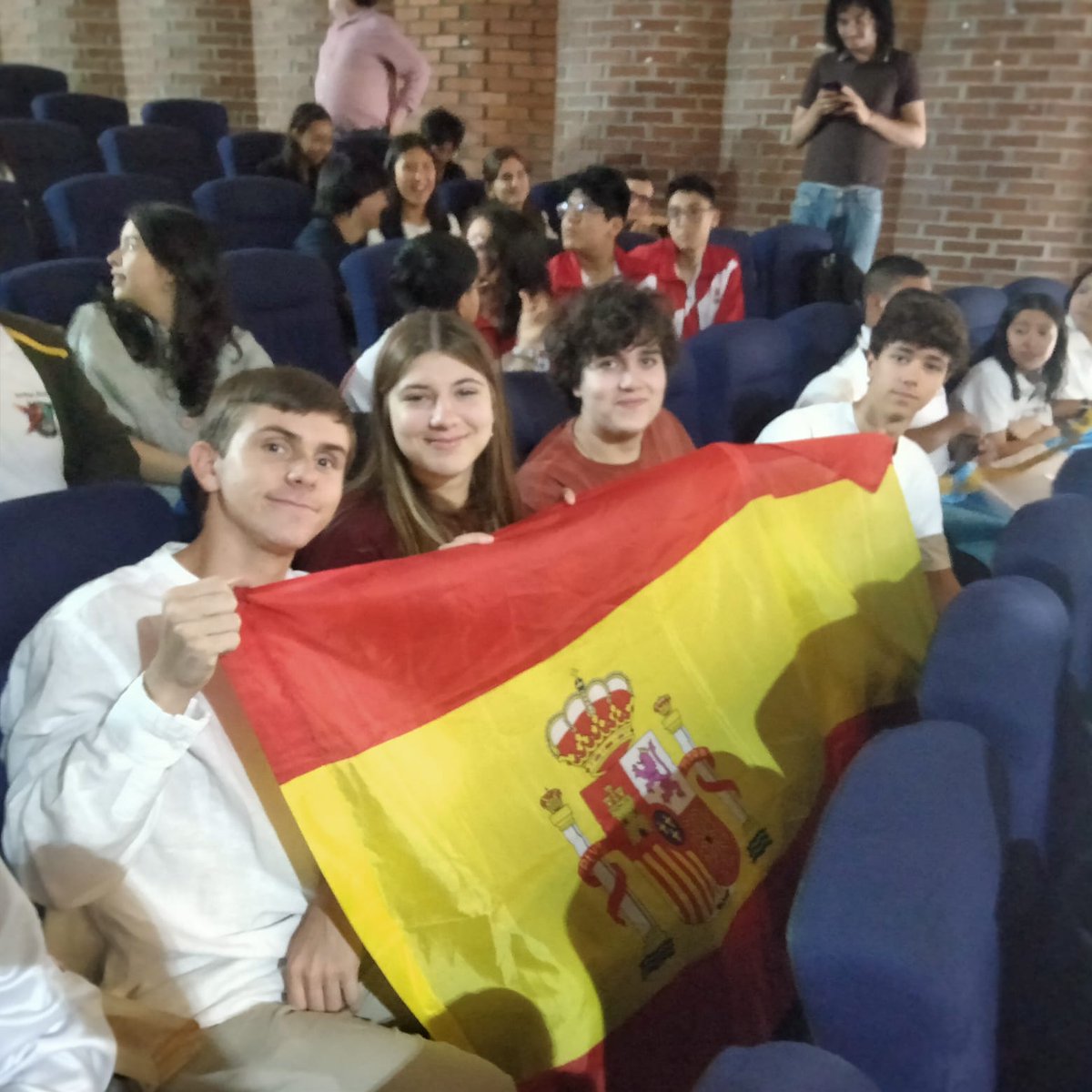 La delegación de España de la Olimpiada española de Biología ya está en  Armenia, Colombia. Mucha suerte y muchas felicidades por haber llegado hasta aquí. 
<a href="/EmbajadaEspCol/">Embajada España Col</a> <a href="/oibescoop/">OIBESCOOP</a> <a href="/AccEducativaExt/">Acción Educativa Exterior</a>