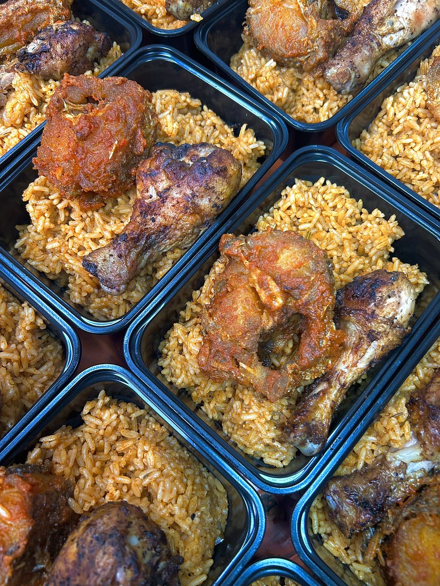 Fikun_n's tweet image. Hi @uzoart .
My name is Fikun and I am a chef and food vendor based in Lagos Nigeria.
I would like to handle your team meals for your upcoming art exhibition.
I look forward to working with you.
Thank you.
@uzoart