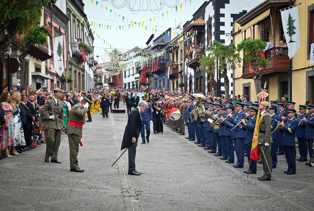 Canarias_Vive's tweet image. #SentirElPino|| La celebración oficial del Día del Pino congrega en Teror un año más a las máximas autoridades.
facebook.com/share/p/1AxPGB…
#ElPino2025 #Teror #GranCanaria #CanariasVive