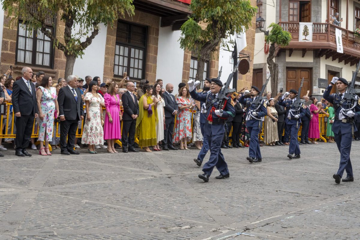 Canarias_Vive's tweet image. #SentirElPino|| La celebración oficial del Día del Pino congrega en Teror un año más a las máximas autoridades.
facebook.com/share/p/1AxPGB…
#ElPino2025 #Teror #GranCanaria #CanariasVive