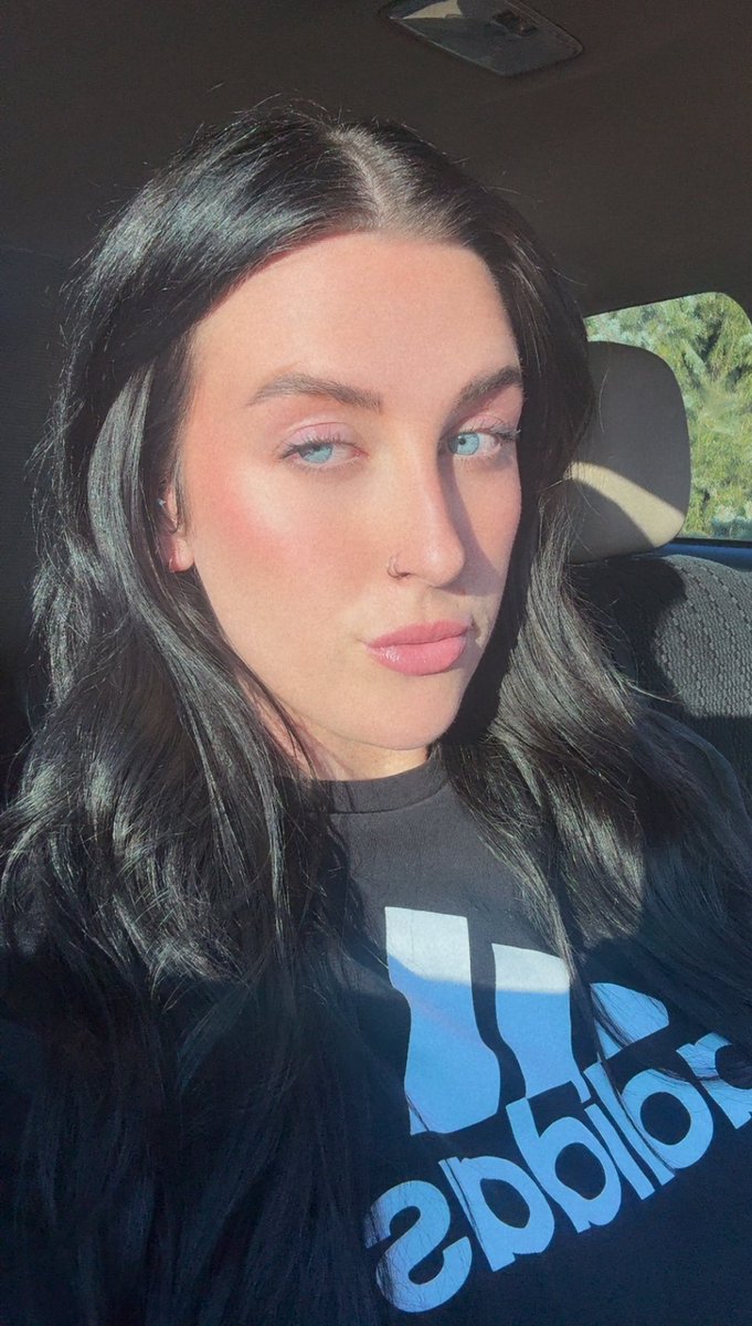 bow2bryce's tweet image. Sink deeper into my baby blues 🌀