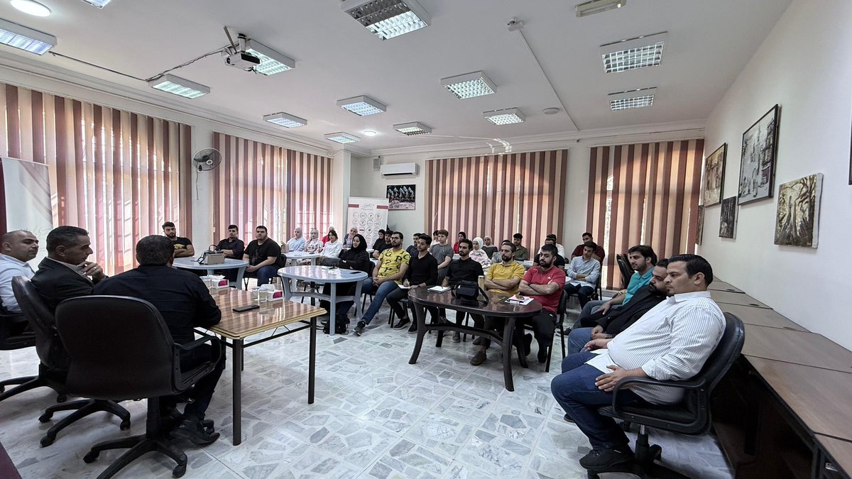 تحت رعاية متصرف لواء الجامعة د.رامي بدر  أختتم فريق عمل العاصمة في هيئة شباب كلنا الأردن الذراع الشبابي لصندوق الملك عبدالله الثاني للتنمية دورة تدريبية في  التسويق الالكتروني.
#هيئة_شباب_كلنا_الأردن