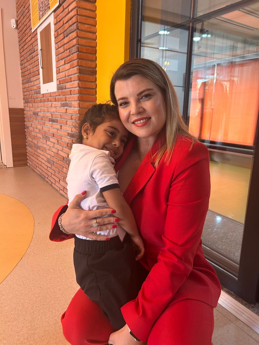 Girne Koleji ailesi olarak, öğrencilerimizi sadece akademik olarak değil; aynı zamanda sosyal, kültürel ve duygusal olarak da geleceğe hazırlamaya devam edeceğiz. 

Yeni eğitim yılı tüm çocuklarımıza başarı, mutluluk ve sağlık getirsin.