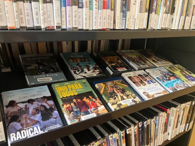 Per la tornada a les aules a la secció de cinema trobareu aquests dies una selecció de cinema relacionat amb l'educació.
#santacolomadecervello #BPilarinbayes