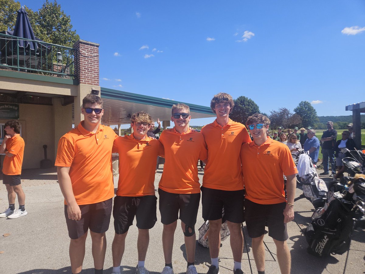 Celebrating Golf Seniors Today!!! 
#GONIGHTHAWKS