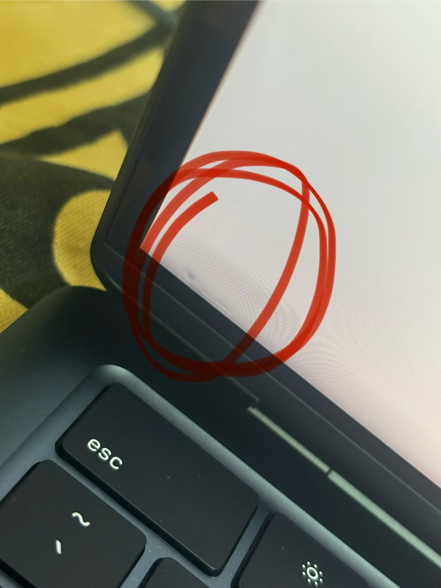 MknKarthi's tweet photo. @RelianceDigital Bought a MacBook from @RelianceDigital on 2 Sept.
Found a defect (white patch on display) on 3 Sept, reported immediately &amp; shared images via WhatsApp with store agent. Got job sheet from @iPlanetCare, but Reliance is still delaying replacement saying “mail sent, wait 2–3 days.” https://t.co/CldZ8rf3Yr