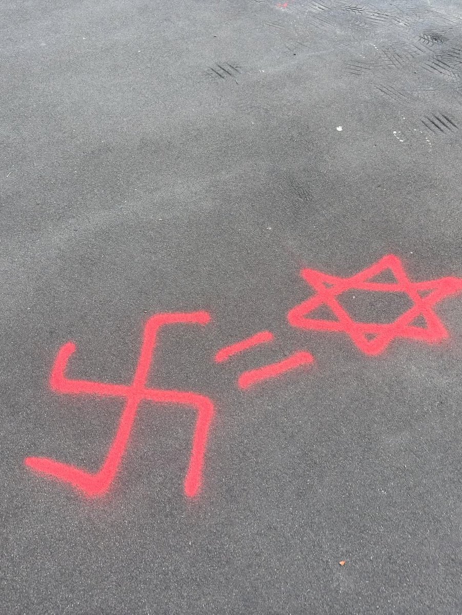 Antifa_Ultras tweet media