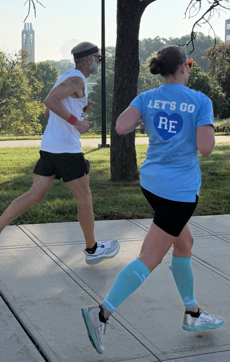 RunnersEdgeKC's tweet image. Early miles, river views, a little campus tour, and a Lawrence sunrise that didn’t disappoint. Thanks for the hospitality @fleetfeetlawrence! 

We have the most scenic training runs in town!