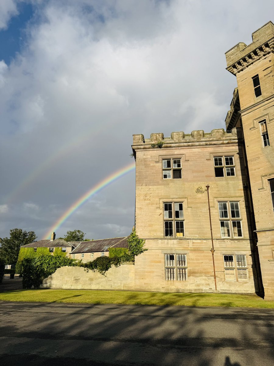 Pals we had had a lush few days at our holiday lodge 🥰
Back home now #shattered 
Lots more adventuring to come….. #Vera🐶
#DogsOnX
#TwinsiesOnTwitter 
#Northumberland